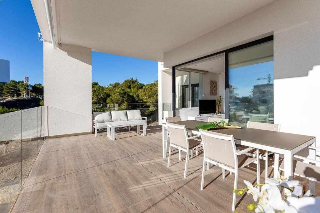 Apartamento Unico De 3 Dormitorios En Las Colinas Orihuela Luaran gambar