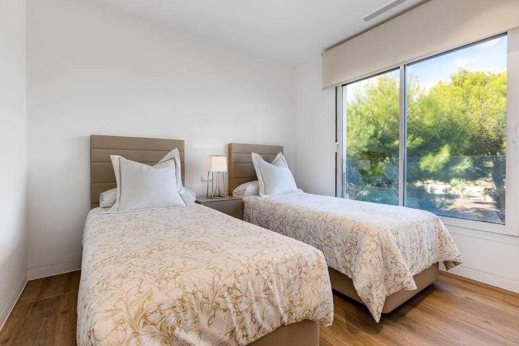 Apartamento Unico De 3 Dormitorios En Las Colinas Orihuela Luaran gambar